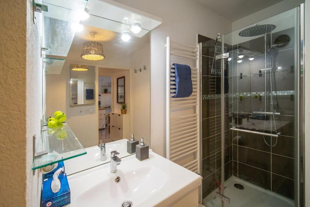 Fully Equipped Apartment With Terrace Sleeps 4 Marseille Exteriör bild