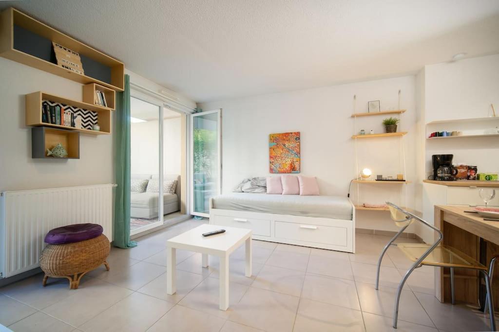 Fully Equipped Apartment With Terrace Sleeps 4 Marseille Exteriör bild