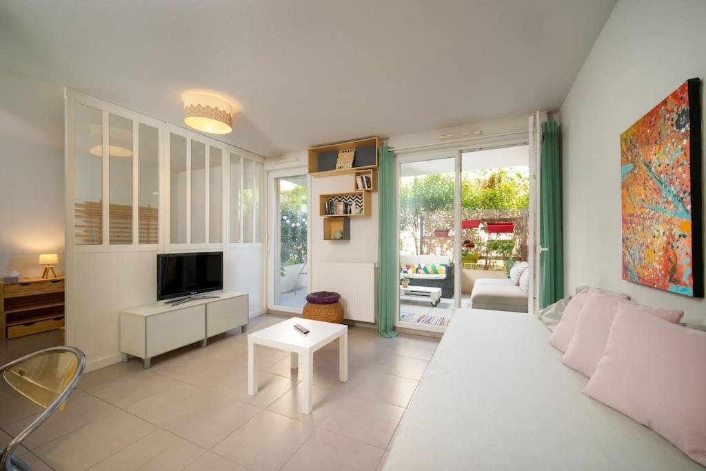 Fully Equipped Apartment With Terrace Sleeps 4 Marseille Exteriör bild